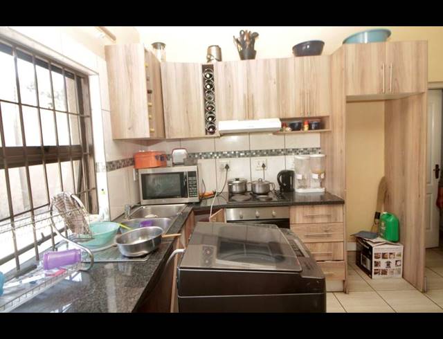 5 BEDROOM HOUSE FOR SALE IN KENSINGTON